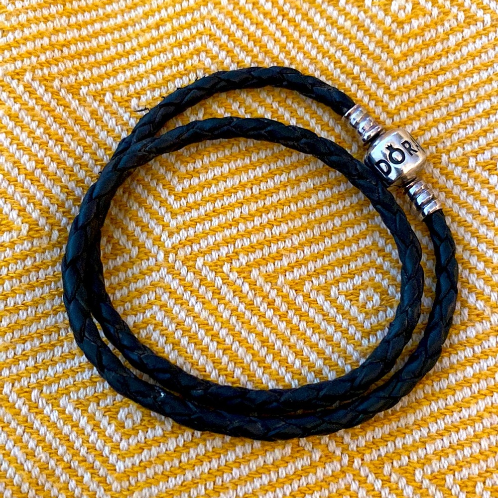 pandora-double-black-leather-bracelet